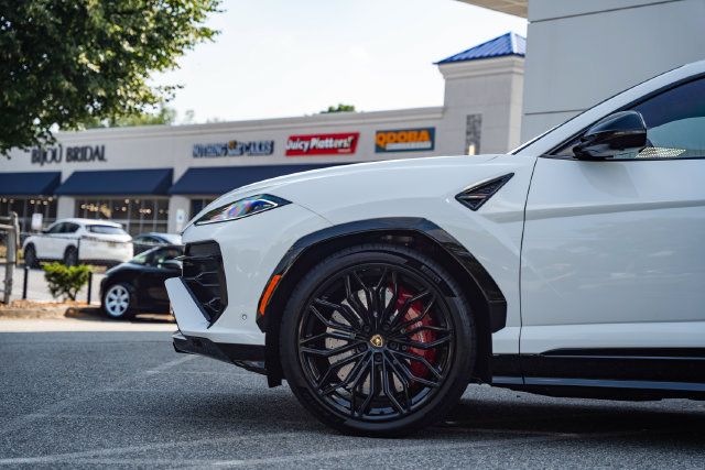 Used 2025 Lamborghini Urus SE AWD/4WD image 9