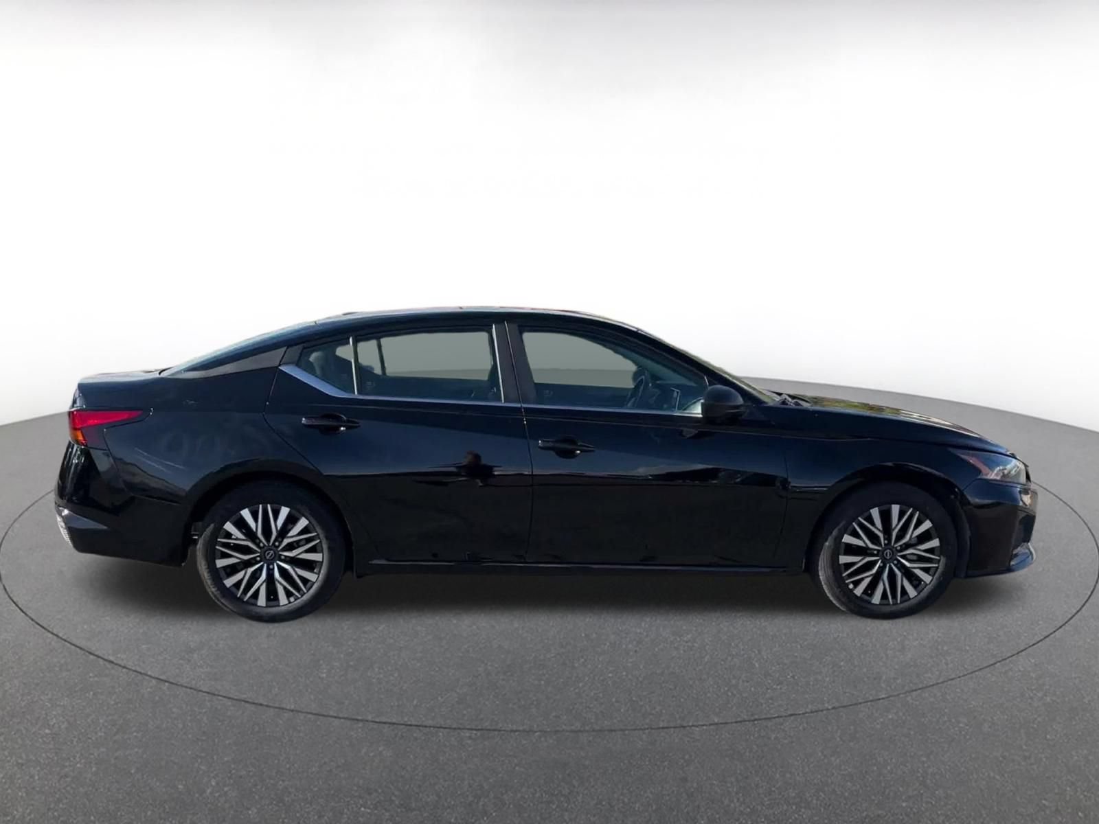 Used 2026 Nissan Altima 2.5 SV FWD image 15