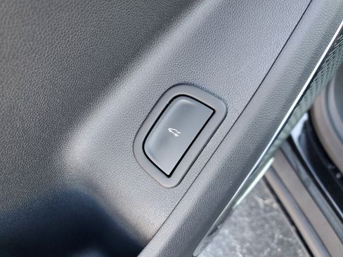 New 2025 GMC Acadia Elevation w/ Elevation Premium Package image 19