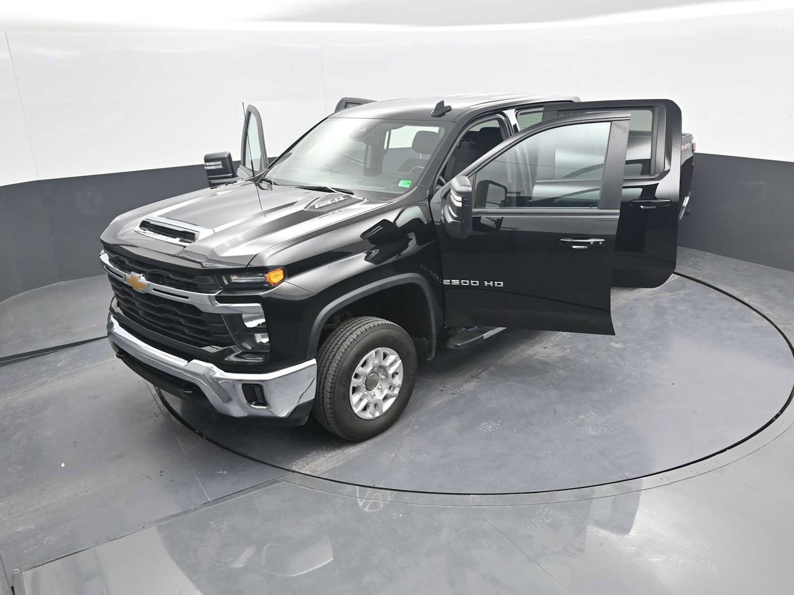 Used 2025 Chevrolet Silverado 2500 LT w/ Convenience Package AWD/4WD image 45