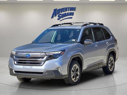 Certified 2025 Subaru Forester Premium AWD/4WD image 2