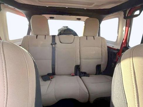 Used 2018 Jeep Wrangler Unlimited Sport S image 13