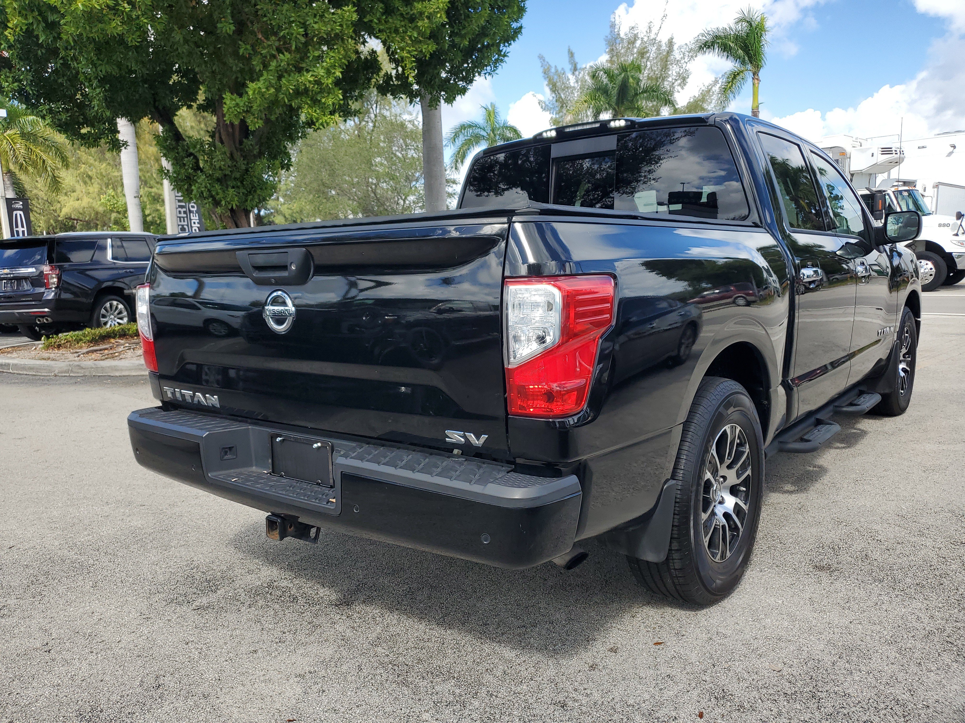 Used 2021 Nissan Titan SV w/ SV Convenience Package RWD image 6