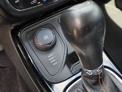 Used 2020 Jeep Compass Limited AWD/4WD image 19