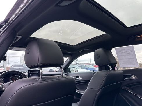 Used 2018 Mercedes-Benz GLA 250 4MATIC image 36