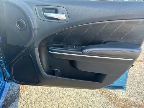 Used 2018 Dodge Charger R/T Scat Pack RWD image 38