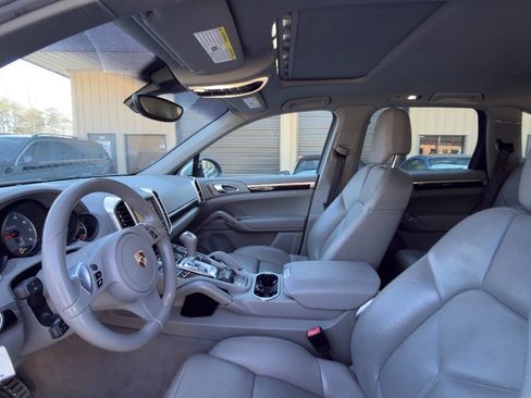 Used 2011 Porsche Cayenne S image 30
