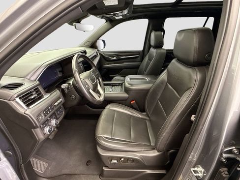 Used 2022 GMC Yukon Denali w/ Denali Premium Package image 18