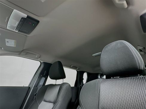 Used 2024 Mitsubishi Outlander ES image 11