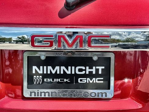 Certified 2023 GMC Acadia SLE w/ Driver Convenience Package image 31