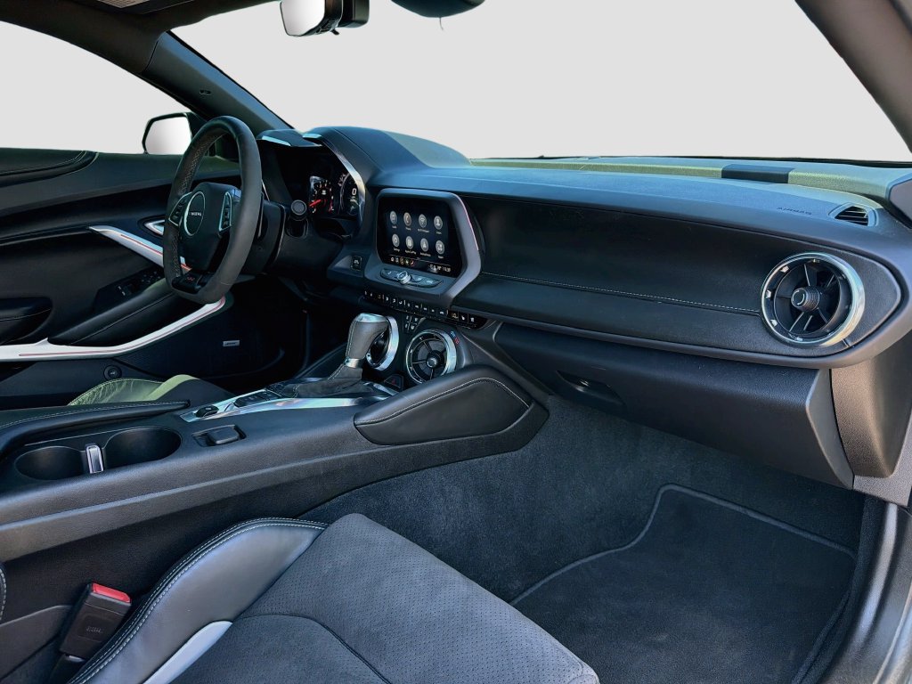 Used 2022 Chevrolet Camaro SS RWD image 28