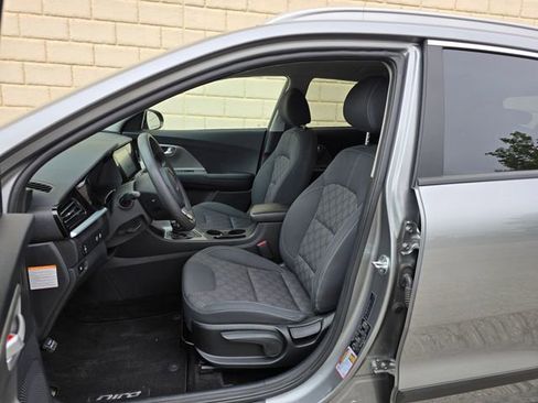 Used 2022 Kia Niro LX FWD image 22