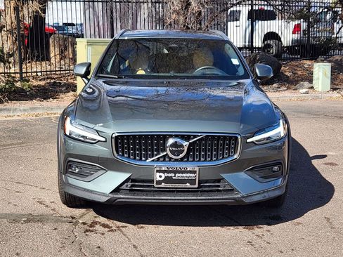 New 2026 Volvo V60 B5 Cross Country Ultra w/ Protection Package Premier image 21