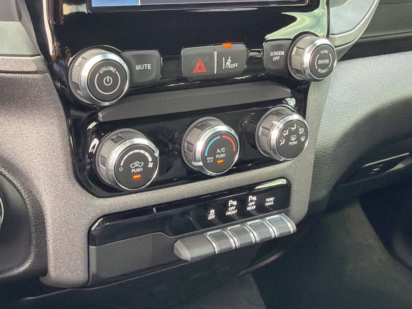 New 2026 RAM 1500 Tradesman AWD/4WD image 22