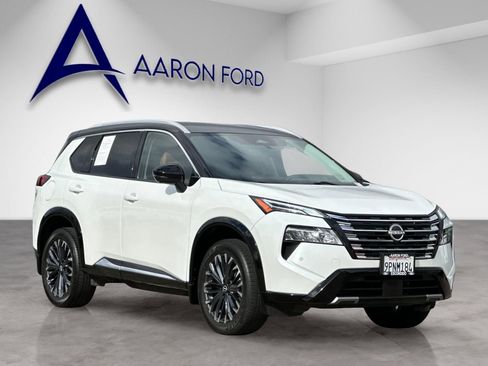 Used 2024 Nissan Rogue Platinum FWD image 8