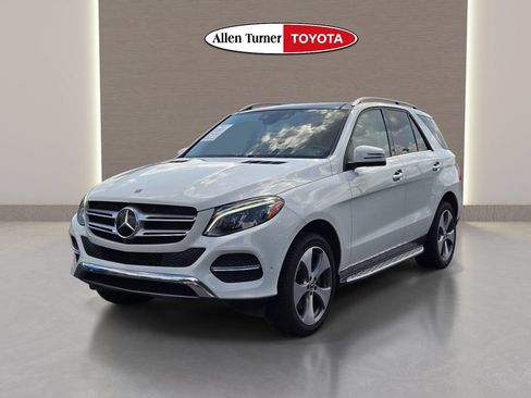 Used 2019 Mercedes-Benz GLE 400 4MATIC image 3