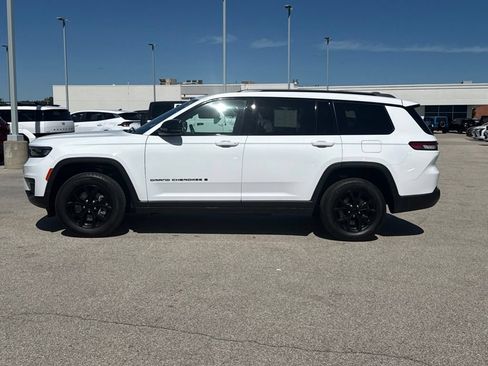 Used 2024 Jeep Grand Cherokee L Laredo AWD/4WD image 33