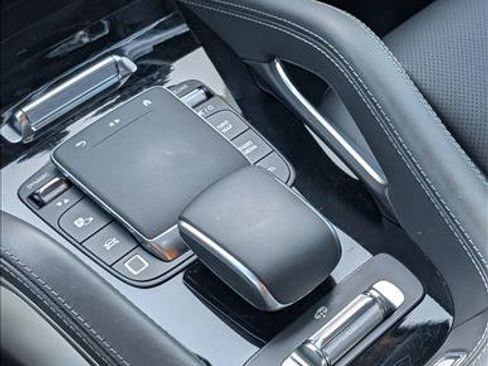 Used 2025 Mercedes-Benz GLS 580 4MATIC image 13