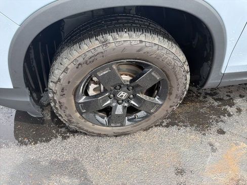 Used 2025 Honda Ridgeline Black Edition image 9