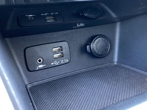 Used 2019 Subaru Forester Premium AWD/4WD image 27