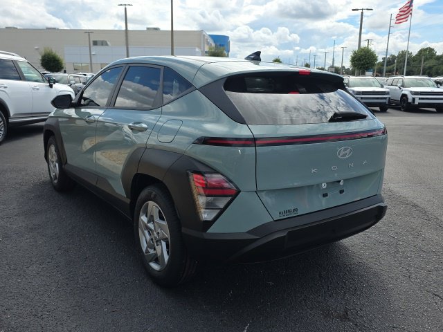 Certified 2024 Hyundai Kona SE FWD image 3
