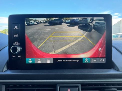 New 2025 Honda Pilot Touring image 9