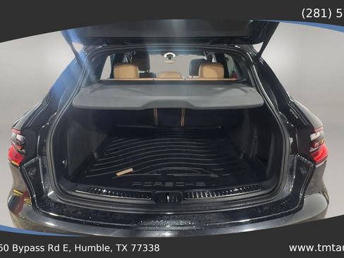 Used 2018 Porsche Macan Sport Edition AWD/4WD image 25