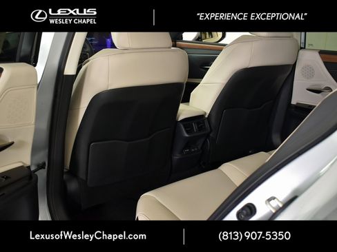 New 2025 Lexus ES 350 w/ Premium Package image 8