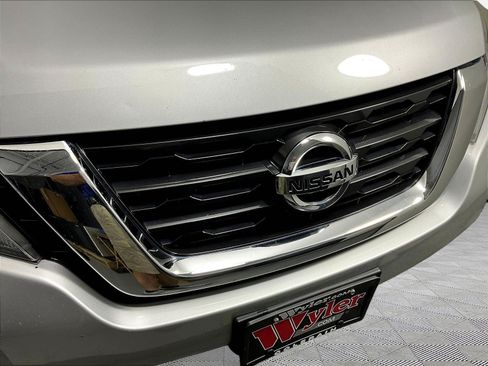 Used 2018 Nissan Pathfinder SV AWD/4WD image 33