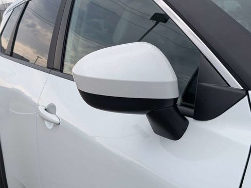 Used 2025 Nissan Rogue SV FWD image 12