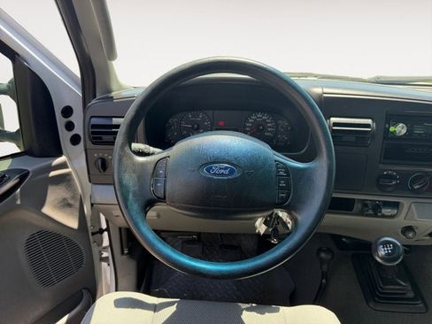 Used 2005 Ford F250 4x4 SuperCab Super Duty image 12