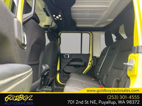 Used 2023 Jeep Wrangler Sahara image 13