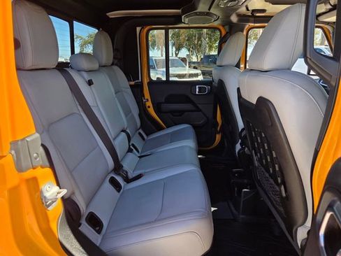 Certified 2021 Jeep Gladiator Mojave image 19