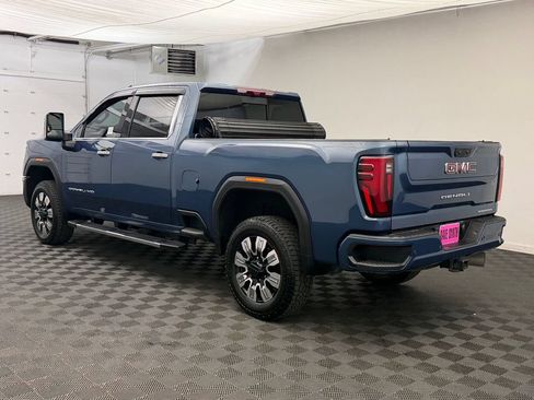 Used 2025 GMC Sierra 2500 Denali w/ Technology Package AWD/4WD image 3