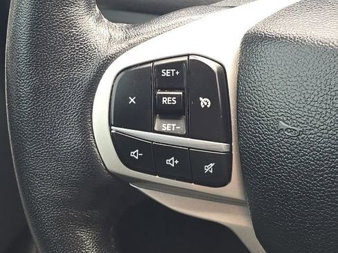 Used 2022 Ford Explorer XLT w/ Equipment Group 202A image 30