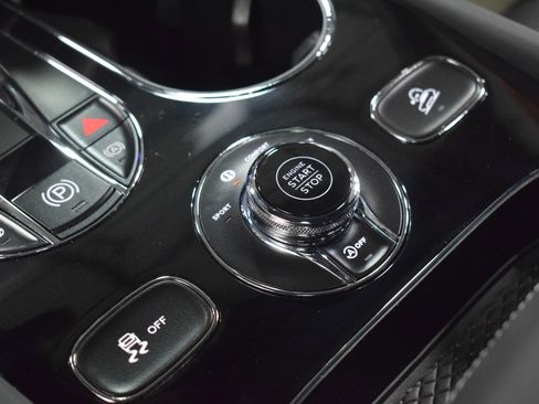 Certified 2023 Bentley Bentayga image 35