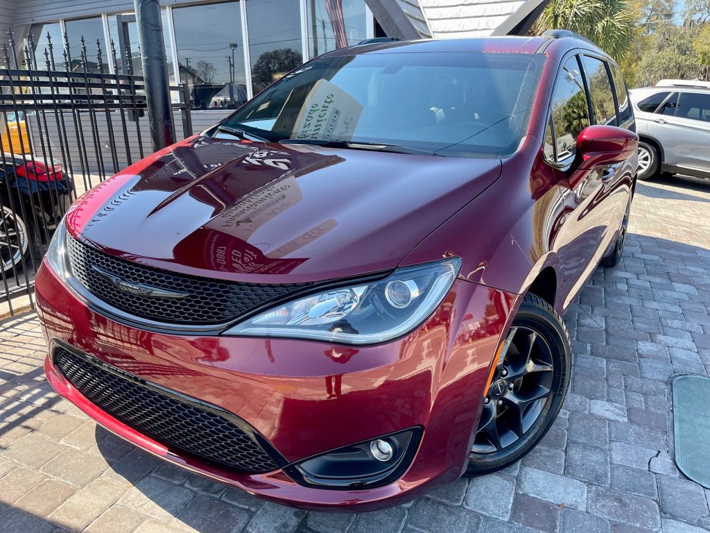 Used 2018 Chrysler Pacifica Touring-L w/ Premium Audio Group FWD image 23