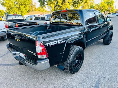 Used 2014 Toyota Tacoma PreRunner w/ TRD Off-Road Package RWD image 3