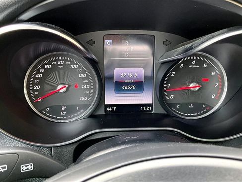 Used 2018 Mercedes-Benz GLC 300 4MATIC image 13