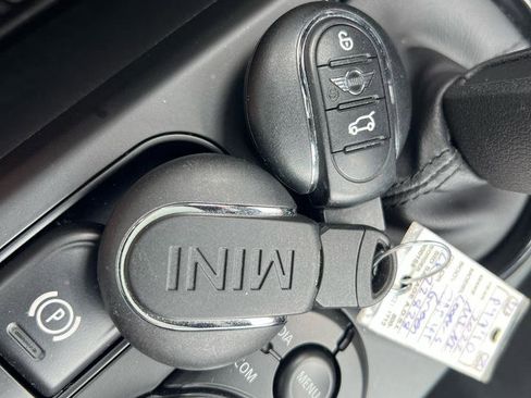 Used 2022 MINI Cooper S w/ Driver Assistance Package FWD image 24