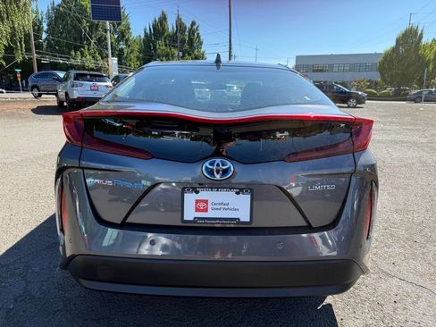 Certified 2022 Toyota Prius Prime Limited FWD image 6