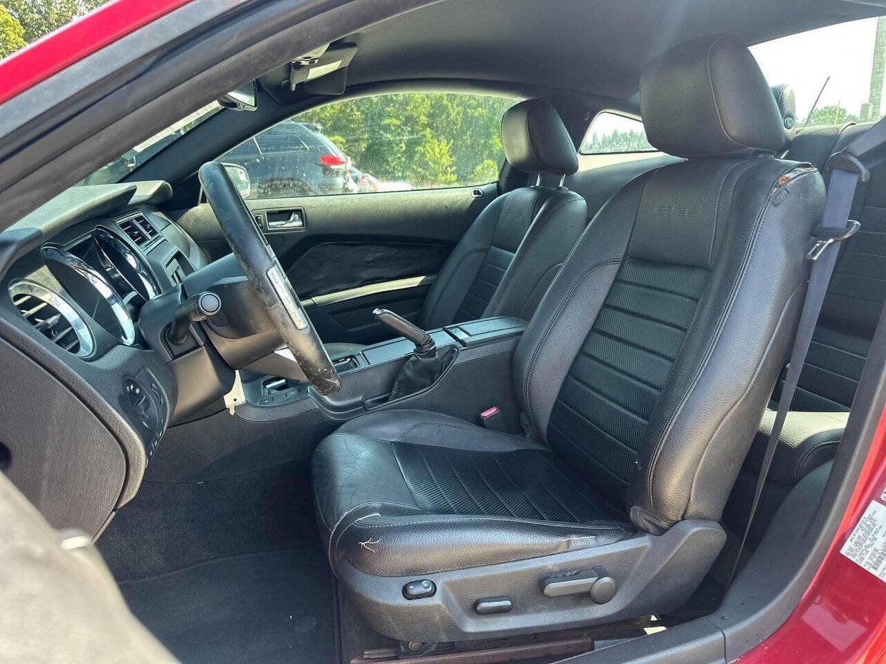 Used 2011 Ford Mustang GT Premium w/ 402A Rapid Spec Order Code RWD image 20