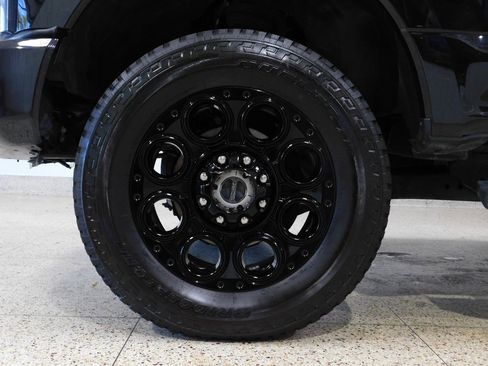 Used 2022 Ford F250 Lariat w/ Black Appearance Pkg image 25