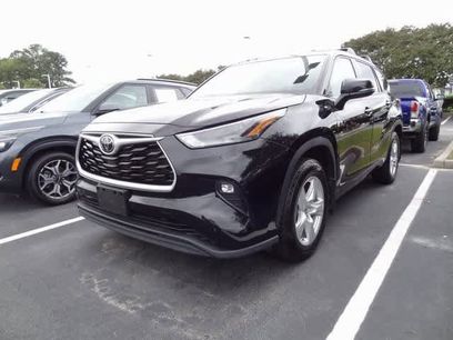 Used 2022 Toyota Highlander LE