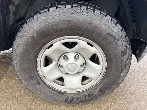 Used 2022 Toyota Tacoma SR image 10