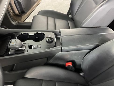 Used 2024 Nissan Rogue SV w/ SV Premium Package AWD/4WD image 29