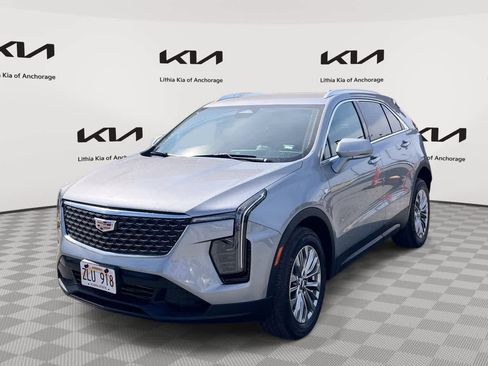 Used 2024 Cadillac XT4 Premium Luxury image 1
