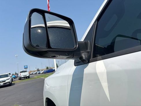 Used 2024 RAM 1500 Laramie AWD/4WD image 28