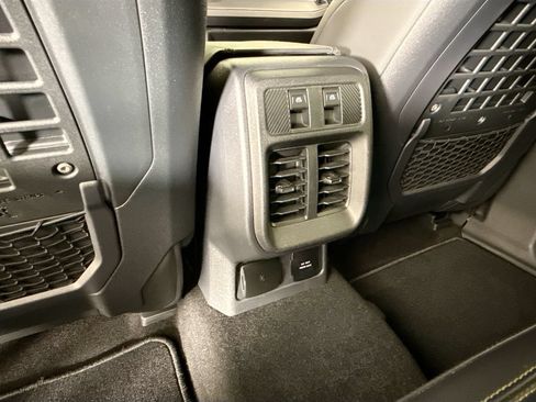 Used 2025 Ford Bronco Badlands AWD/4WD image 16