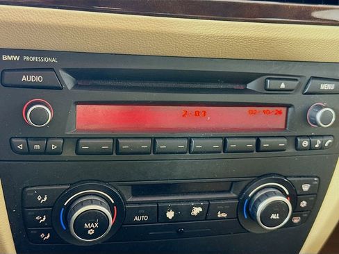 Used 2011 BMW 328i Sedan image 16